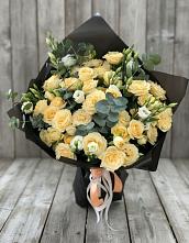 Букет цветов из:  Розы и Лизиантусы в Смоленске