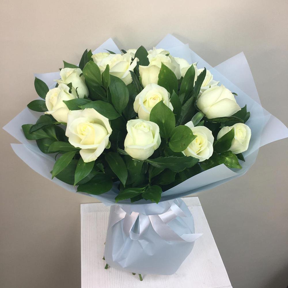 Букет 15 Белых роз Проуд в Смоленске