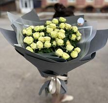 Букет Белые кустовые розы Солинеро в Смоленске