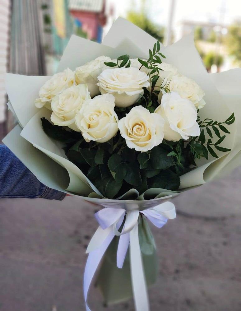 Букет Белые розы Проуд в Смоленске