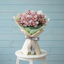 Букет цветов из:  Орхидеи и Розы #REPLACE_PRED# Смоленске