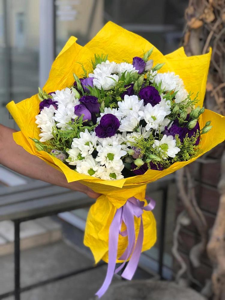 Букет цветов из: Ирисы, Хризантемы и Ромашки в Смоленске