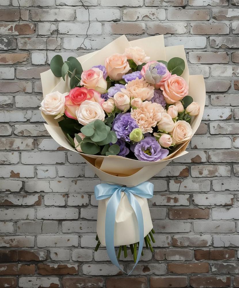 Букет цветов из: Розы, Лизиантусы и Гвоздики в Смоленске