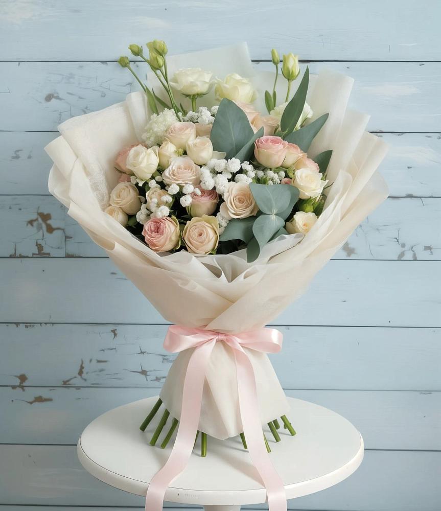 Букет цветов из: Розы и Лизиантусы в Смоленске