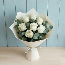 Букет Белые розы в Эвкалипте в Смоленске