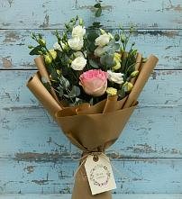 Букет цветов из:  Розы и Лизиантусы в Смоленске