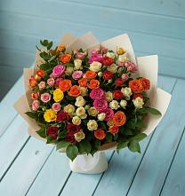 Букет Микс из разноцветных кустовых роз в Смоленске