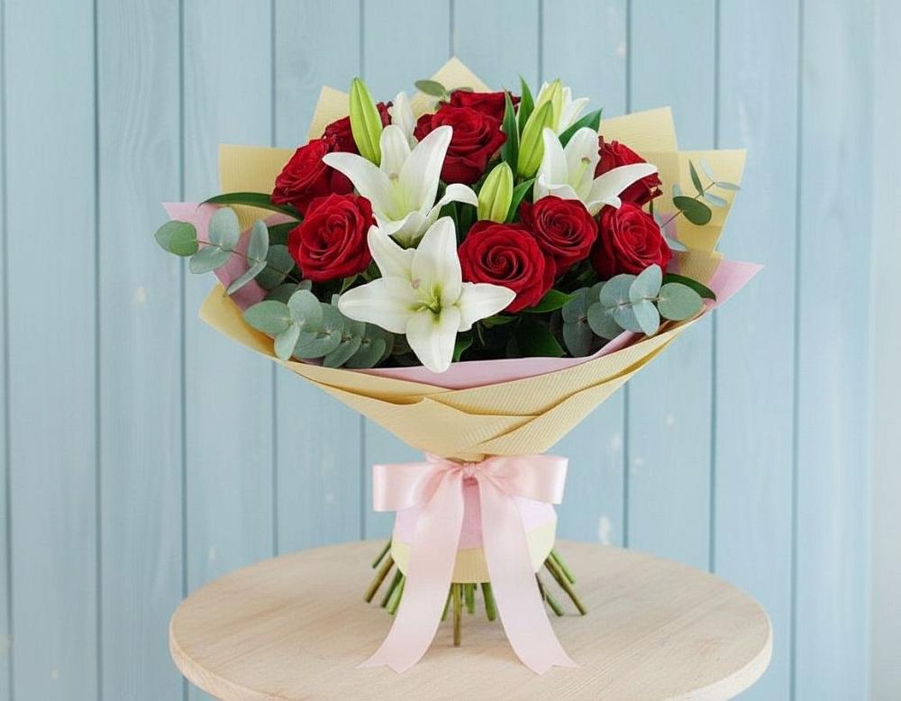 Букет цветов из: Лилии и Розы в Смоленске